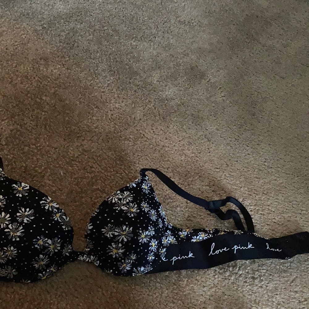 Bra to small never wore